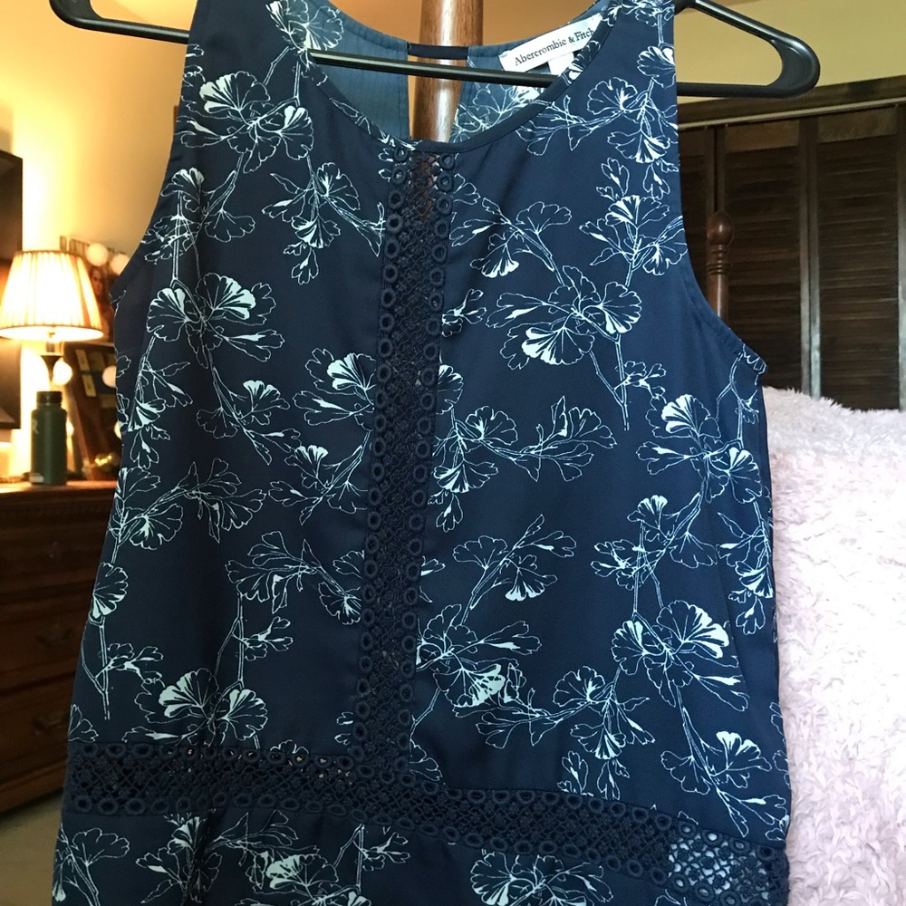 Abercrombie/AE tank bundle